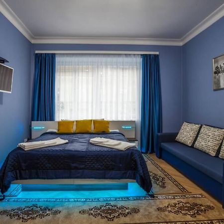 Luxury Air-Conditioned Family Apartment Spitalska Old Town Bratislava Exterior foto