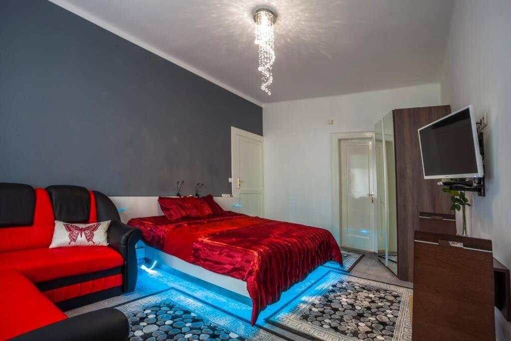 Luxury Air-Conditioned Family Apartment Spitalska Old Town Bratislava Exterior foto
